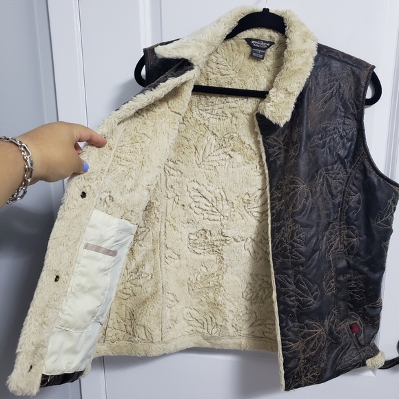 WOOLRICH Faux Leather and Sherpa Embroidered Leaves Vest - Picture 10 of 12